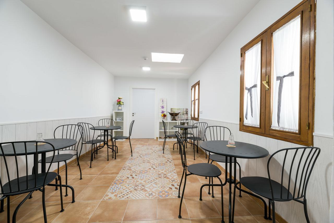 Pension Luis Arzua Exterior photo